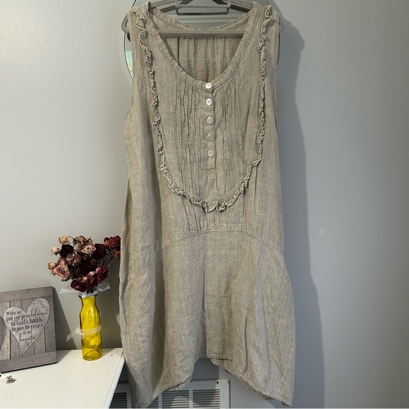 Magnolia Pearl Cottage Farm Dress in Heavy Linen -Oatmeal - Picture 3 of 15
